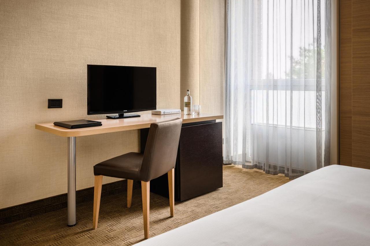 Hotel Cora Carate Brianza Eksteriør billede