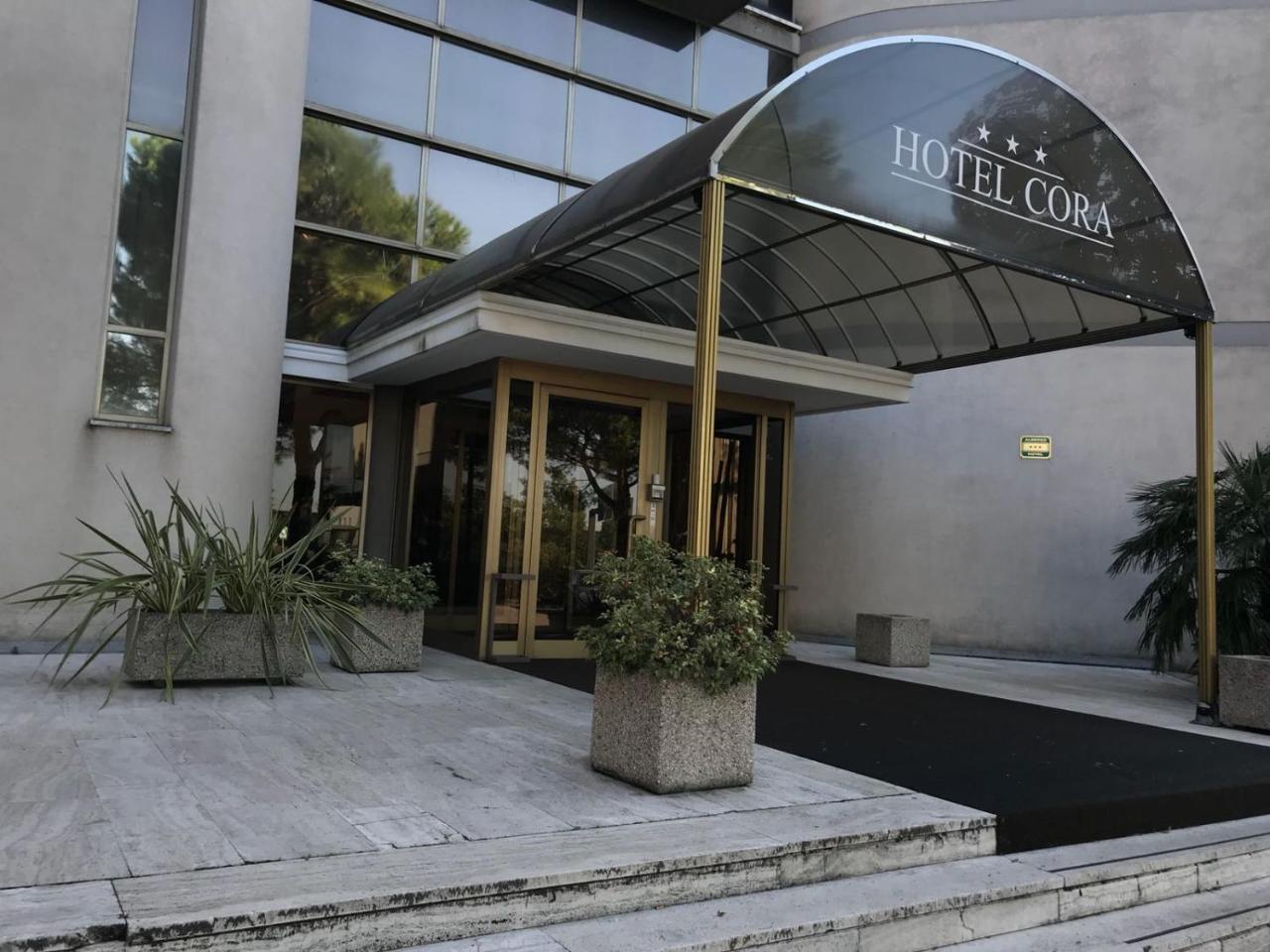 Hotel Cora Carate Brianza Eksteriør billede