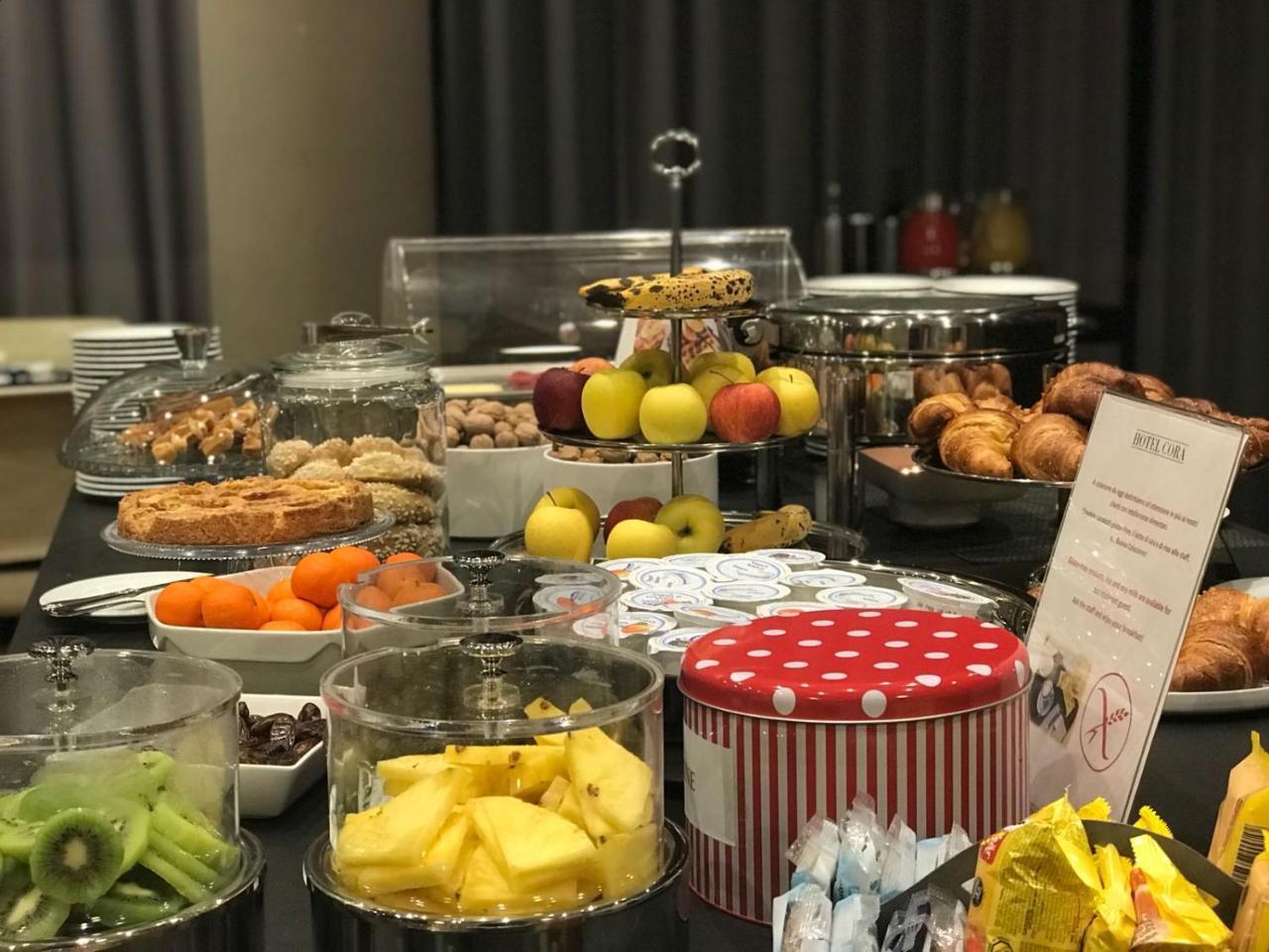 Hotel Cora Carate Brianza Eksteriør billede